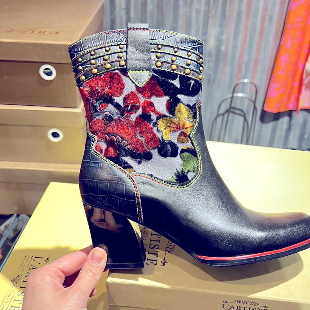 L’Artiste Happytime ankle boot